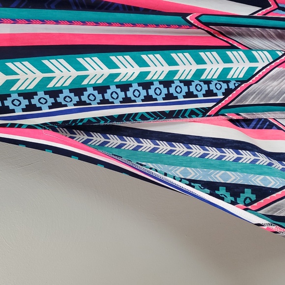 Sevengate Strapless Dress with Pink and Blue Geometric Design. Open Back, Medium - Picture 4 of 8